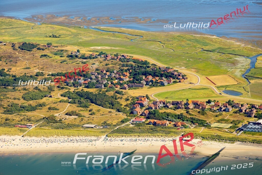 Aktuelles Luftbild von Ansicht mit Nordstrand Baltrum - Die Luftaufnahme wurde 2022 mittels UL-Flugzeug erstellt ( keine Drohne ) - hochauflösende Kamera-Systeme von  Canon -Beste Qualität - Für grossformatige Ausdrucke geeignet. Die Geschenkidee !