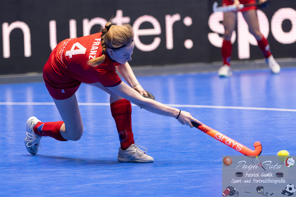 Volvo E.R.B. Final 4 Finale Frauen: Berliner HC - Mannheimer HC, 26.01.2025 | Johanna Franz (Berliner HC #4) am Ball, Freisteller, Portrait, Porträt, Berliner HC - Mannheimer HC, Frankfurt, Süwag Arena, 26.1.2025 - Realisiert mit Pictrs.com