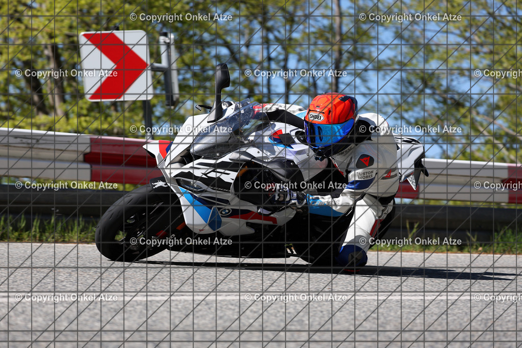 IMG_8223 | Fotograf am Kyffhäuser. Onkel Atze. Kyffhäuser Rennstrecke. Café36. Motorsportfotografie. - Realisiert mit Pictrs.com