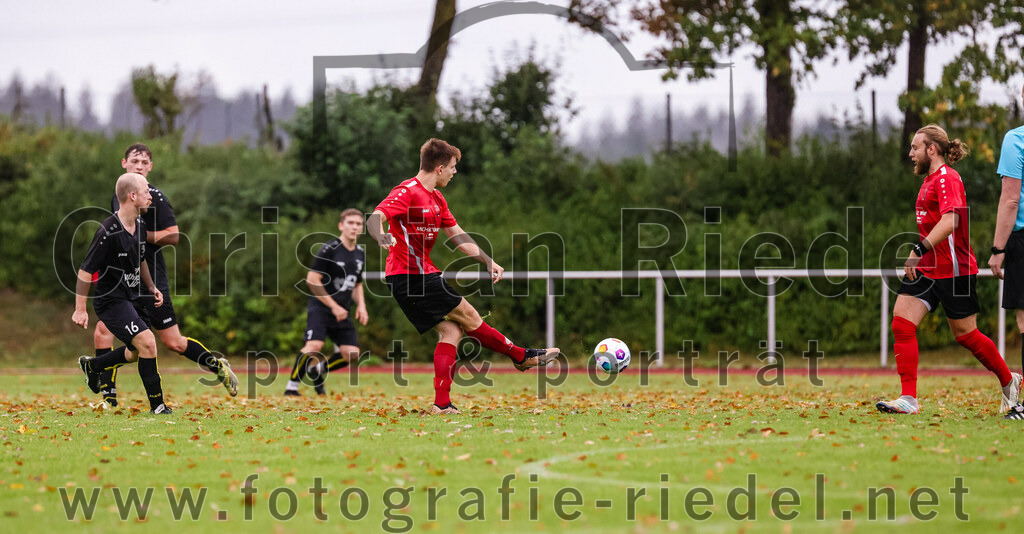 2023-08-27_054_TSV_Zorneding_II_gegen_TSV_Grafing_II | Zorneding, Deutschland, 27.08.2023:
Fußball, A-Klasse 2023 / 2024, 2. Spieltag, TSV Zorneding II gegen TSV Grafing II, Endergebnis: 5:1

Paul Freihaut (TSV Zorneding, #6)

Foto: Christian Riedel / fotografie-riedel.net