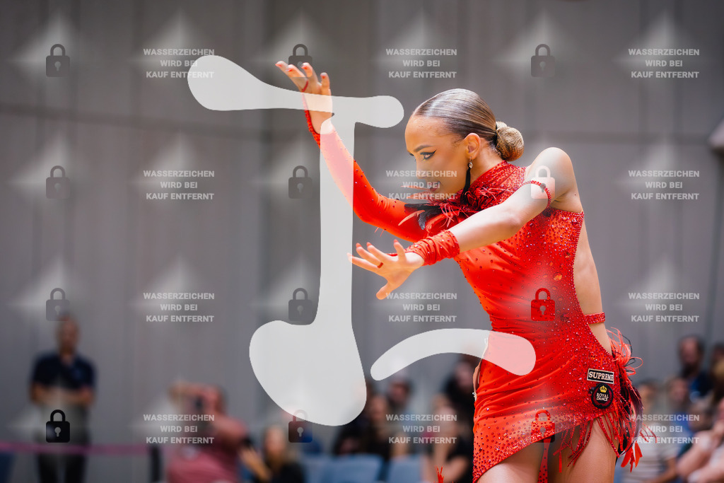 GOC 2025 - WDSF Solo Junior II Latin Female - 2025-08-21-8803 | Webshop for digital downloads and prints of dance sport, event & show photographer Julian Link - Realisiert mit Pictrs.com