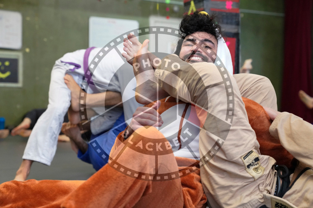 20240413PBB7525 | Fighters compete during the Grapplethon 24hours of rolling for a reason in Hamburg, Germany, on April 13, 2024.