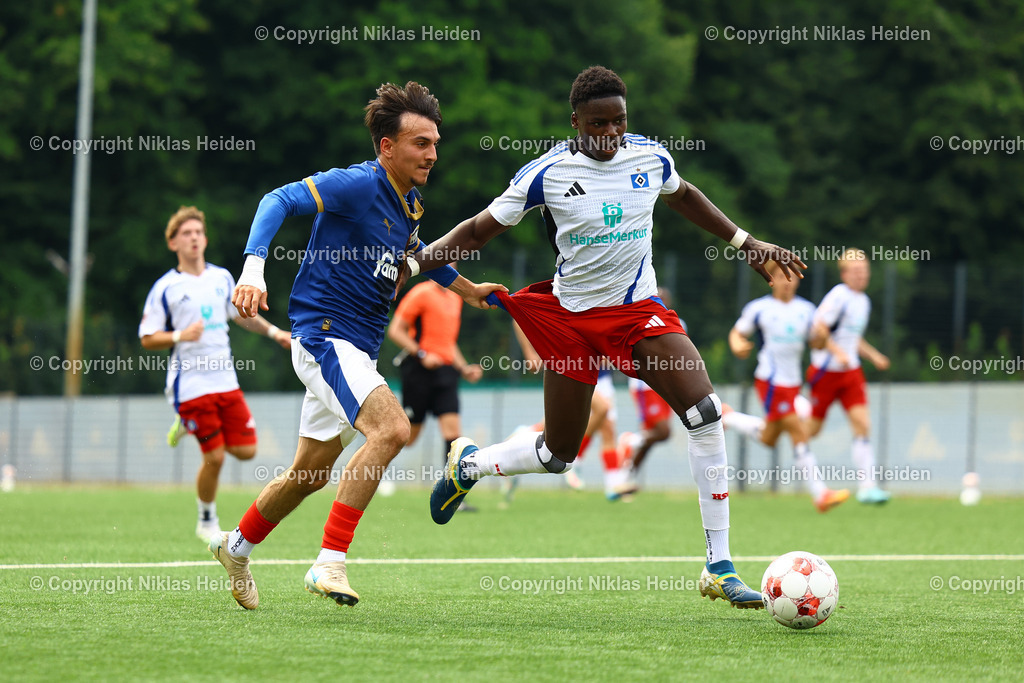 NH_HamburgerSVU21_HolsteinKielU23_Testspiel_20072025 | Raif Adam (Hamburger SV U21), #23 Enes Rüzgar (Holstein Kiel U23)Fußball I Herren I Testspiel I Saison 2025-2026  I Hamburger SV U21 - Holstein Kiel U23 I 20.07.2025 I Alexander-Otto-Akademie