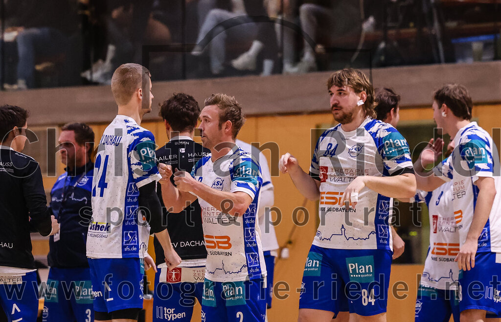 2024-11-24_011_SpVgg_Altenerding_gegen_ASV_Dachau | Erding, Deutschland, 24.11.2024:Handball, Bezirksoberliga Männer 2024 / 2025, 8. Spieltag, SpVgg Altenerding gegen ASV Dachau, Endergebnis: 30:23Finn Rohmert (ASV Dachau, #24), Maximilian Hauß (ASV Dachau, #2), Johannes Hutterer (ASV Dachau, #84)Foto: Christian Riedel / fotografie-riedel.net
