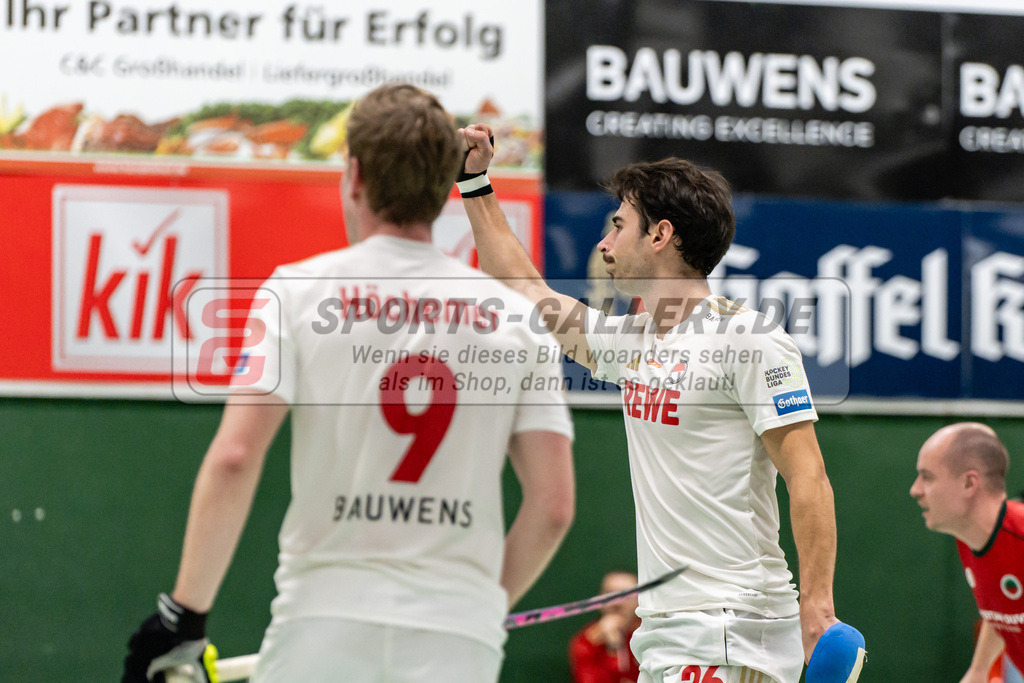 SFE_20250112_0108 | Köln, Deutschland, 12.01.2025:  ßHockey 1. Bundesliga Damen Rot-Weiss Köln - Crefelder HTC im KTHC Stadion Rot-Weiss Köln Tennis and Hockey Club am 12.01.2025 in Köln, Deutschland. (Foto von Stephan Fehrmann)Köln, Germany, 12.01.2025: ßHockey 1. Bundesliga Damen Rot-Weiss Köln - Crefelder HTC in KTHC Stadion Rot-Weiss Köln Tennis and Hockey Club at 12.01.2025 in Köln, Deutschland. (Foto from Stephan Fehrmann)