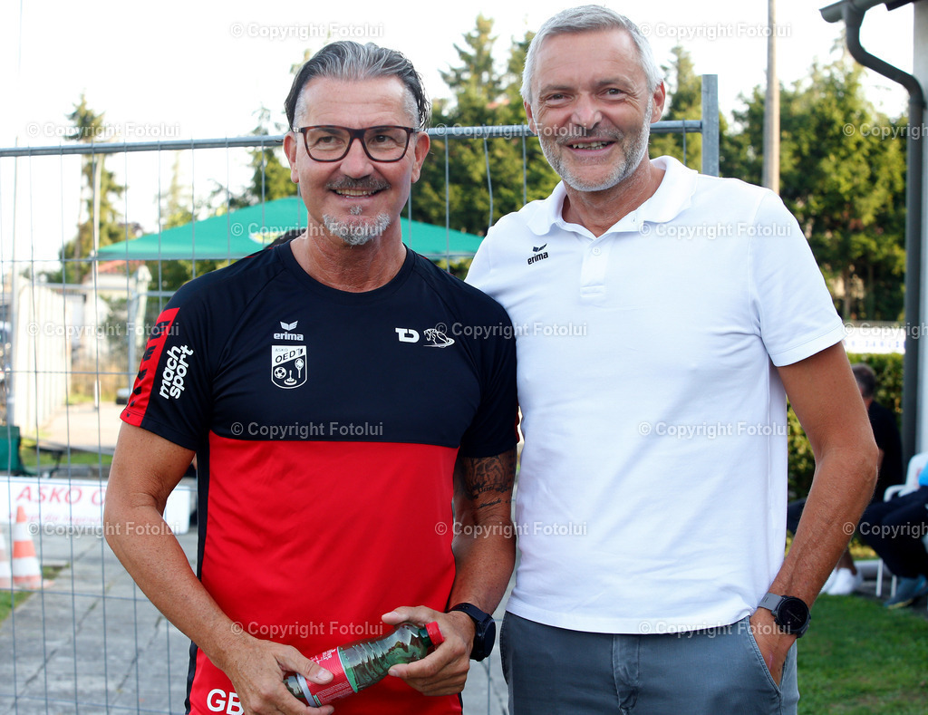 A_LUI_280824_02 | SPORT FUSSBALL UNIQA OEFB CUP 2024 2.RUNDE ASKOE OEDT-WIENER AUSTRIA 28.08.2024 IM BILD: SPORTDIREKTOR GERALD BAUMGARTNER (OEDT) UND ERIMA GESCHAEFTSFUEHRER  MICHAEL KLIMITSCH  FOTO:FOTOLUI