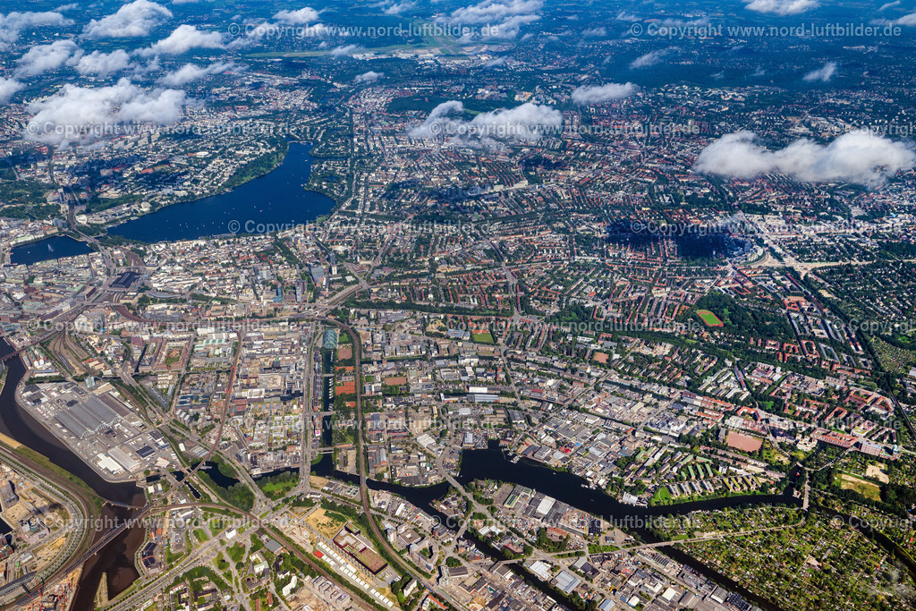 Hamburg_Horn_Hoch_ELS_0216200823 | HAMBURG 20.08.2023 Innenstadtbereich im Stadtgebiet " Horn " in Hamburg, Deutschland. // Cityscape of the district " Horn " in Hamburg, Germany. Foto: Martin Elsen