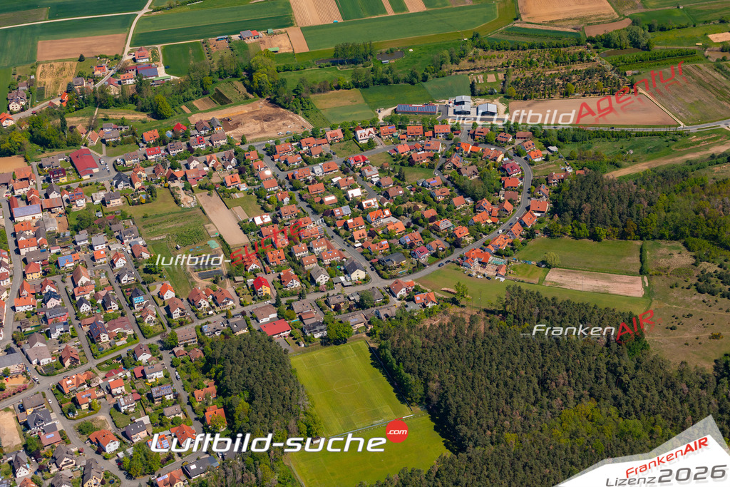 Das Luftbild der Stadt Poxdorf wurde 2019 vom Flugzeug heraus erstellt (keine Drohne) Aufnahmehöhe ca.400 Meter- hohe Auflösung- beste Druck-Qualität garantiert!