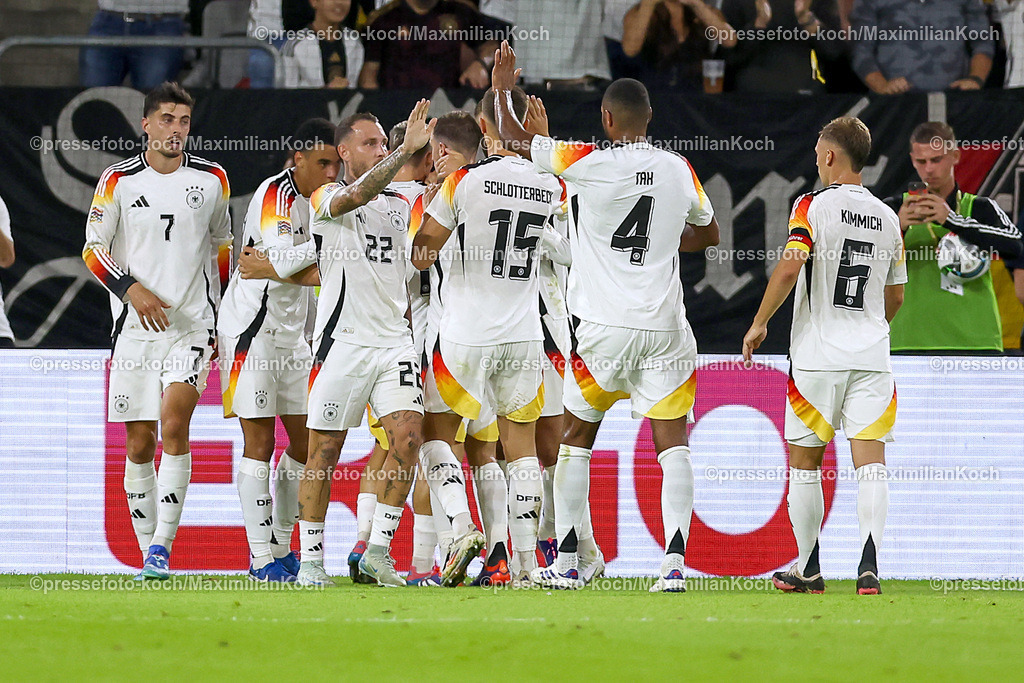 DFB07092401034 | 07.09.2024, Düsseldorf, UEFA Nations League, Deutschland – Ungarn, Merkur Spielarena, Division A, 2024/2025, Gruppe 3: Torjubel nach dem 1:0 durch Niclas Füllkrug (GER #9)DFB regulations prohibit any use of photographs as image sequences and or quasi-video.