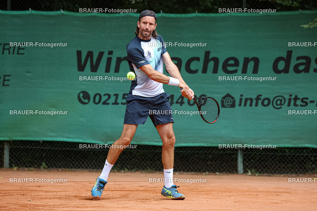 HTC Blau-Weiß Krefeld - LTTC Rot-Weiß Berlin  | Krefeld, Deutschland 21.07.2023, Gero Kretschmer (HTC Blau-Weiß Krefeld) gegen Nino Ehrenschneider (LTTC Rot-Weiss Berlin) ,

bei der 2. Tennis Bundesliga Nord Begegnung zwischen HTC Blau-Weiß Krefeld und LTTC Rot-Weiß Berlin am 21.07.2023 in Krefeld.

(Foto: BRAUER-Fotoagentur)
 
