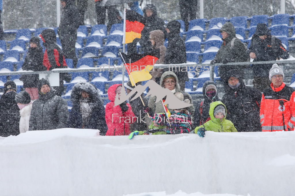OE7A9697 | Zuschauer am Samstag