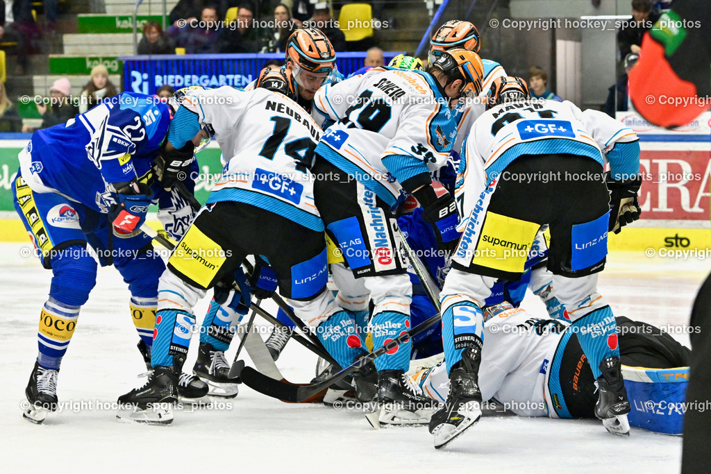 EC IDM Wärmepumpen VSV vs. STEINBACH BLACK WINGS LINZ  | #97 Maver Luka BLACK WINGS LINZ, #32 Tirronen Rasmus BLACK WINGS LINZ, #39 Scheid Ian Christopher BLACK WINGS LINZ, #14 Neubauer Henrik BLACK WINGS LINZ, #22 SCHERBAK Nikita EC VSV, EC IDM Wärmepumpen VSV vs. STEINBACH BLACK WINGS LINZ , EC IDM Wärmepumpen VSV vs. STEINBACH BLACK WINGS LINZ  am 28.01.2025 in Villach (Stadthalle Villach), Austria, (Photo by Bernd Stefan)