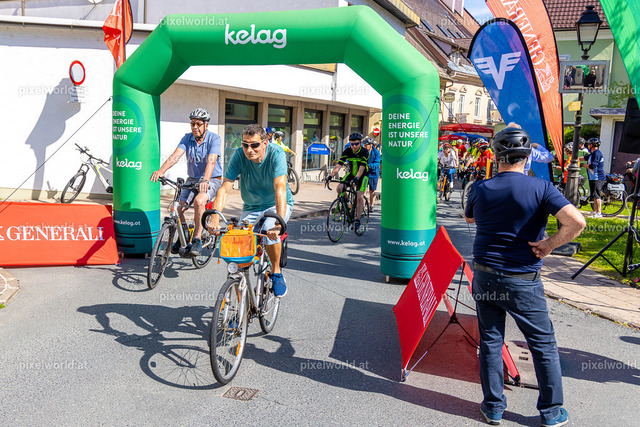 Ossiachersee autofrei - Start am Hauptplatz Feldkirchen | Bildershop von pixelworld.at - Realisiert mit Pictrs.com