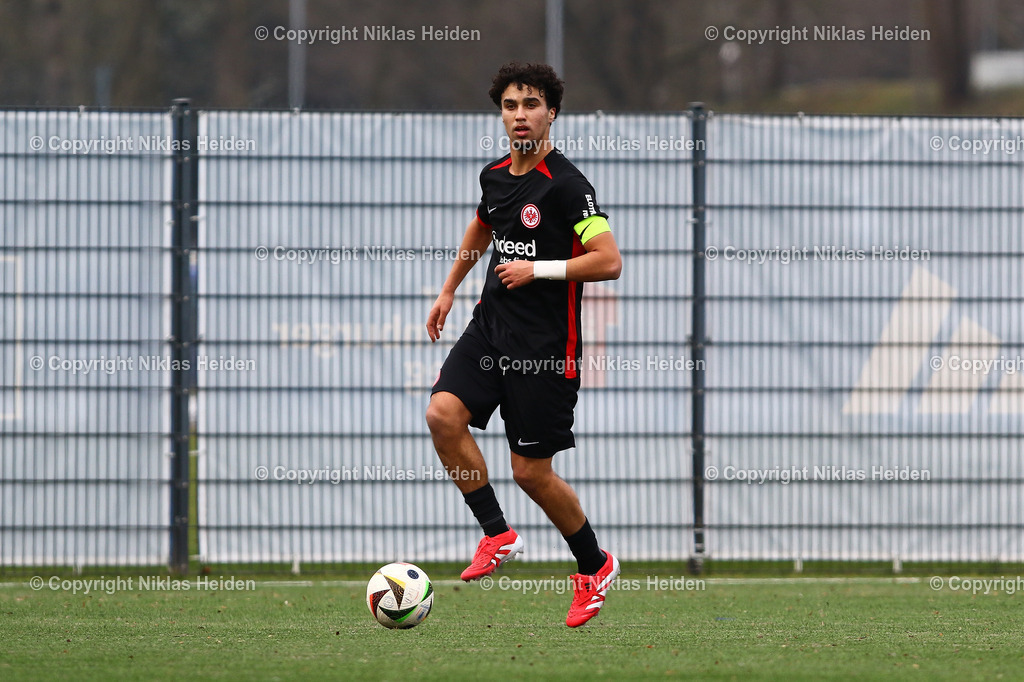 H_HamburgerSVU19_EintrachtFrankfurtU19_U19DFBNachwuchsliga_15022025 | #10 Ayoub Chaikhoun (Eintracht Frankfurt U19)Fußball I Junioren I U19 DFB-Nachwuchsliga I Saison 2024-2025 I Hauptrunde Liga A, Gruppe C, 3. Spieltag I Hamburger SV U19 - Eintracht Frankfurt U19 I 15.02.2025 I Alexander-Otto-Akademie