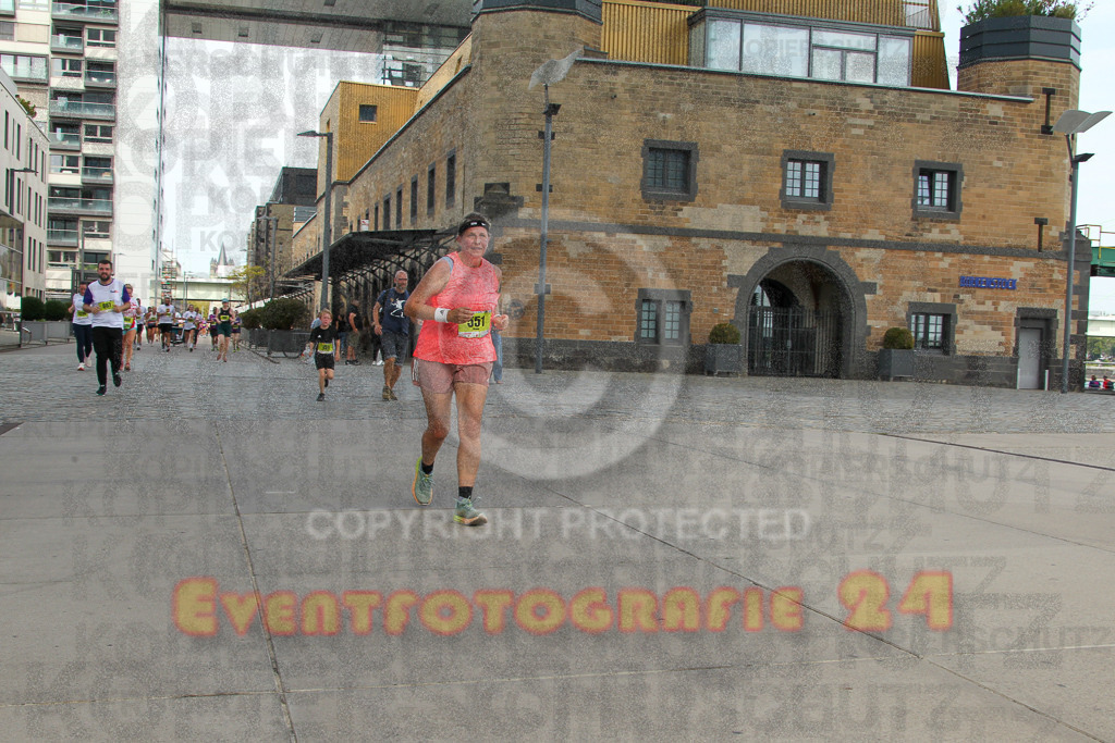 250920_1335_EV4_6170 | Sportfotografie im Rhein-Sieg Kreis, Köln, Bonn, NRW, Rheinland Pfalz, Hessen, etc. Unser Tätigkeitsfeld umfasst den Laufsport vom Volkslauf über den Marathon, Duathlon, Triathon bis zum Ultralauf wie Kölnpfad Ultra oder Schindertrail.