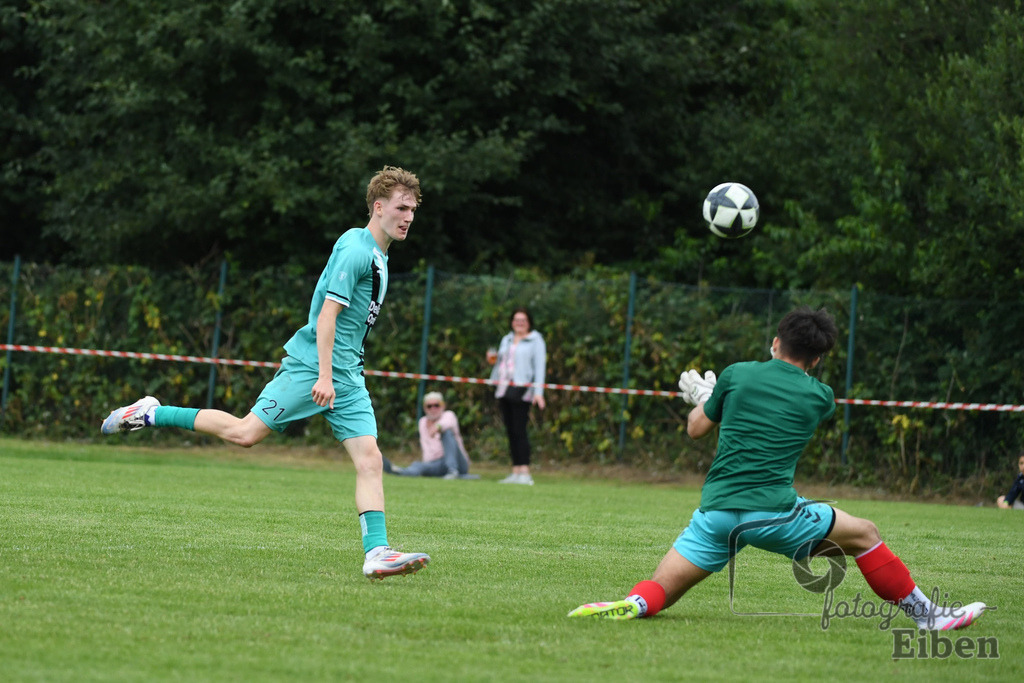 Sport-Duwe Cup | Sport-Duwe Cup Oldenburg; SSV Jeddenloh (weiß)-VFB Oldenburg (blau) am 05.07.2025 in Oldenburg (Sportanlage TuS Eversten), Photo: Philip Eiben 2025 - Realisiert mit Pictrs.com