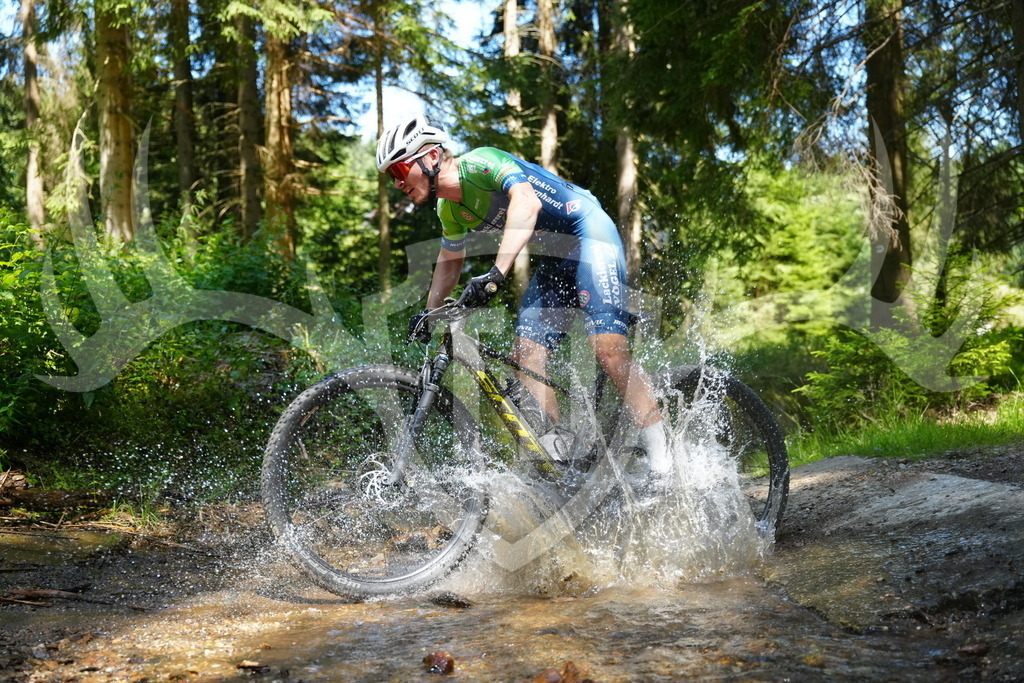 FC101614 | Fotogalerie der Treibjagd im Dunkelwald - Dein MTB Etappenrennen im Erzgebirge - Realisiert mit Pictrs.com