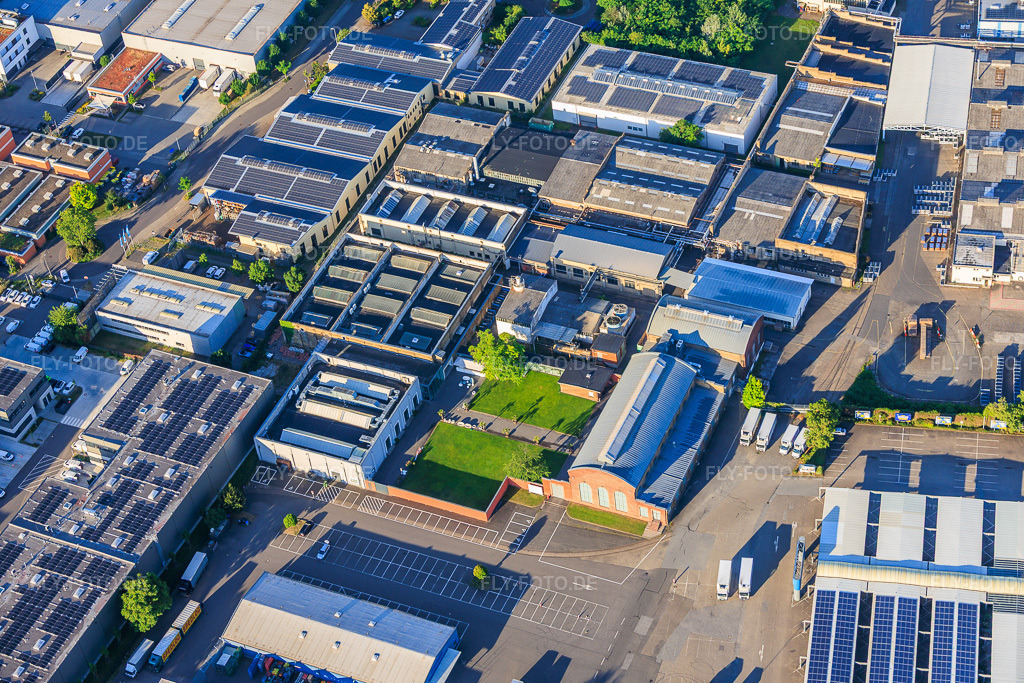 Luftbild: Alte Schildkrötfabrik von Nordosten im Ortsteil Neckarau in Mannheim im Bundesland Baden-Württemberg in Deutschland. – Foto: IMG_157401.jpg vom 18.06.2026 durch Werner Riehm/FLY-FOTO.de – Auflösung des Originals: 5961 x 3974 px – AlteSchildkrötfabrik