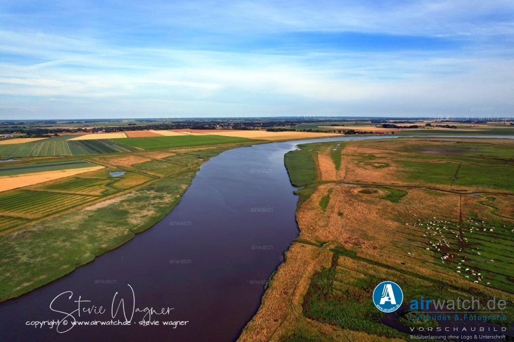 Eider - Hemmerdeich | Entdecken Sie atemberaubende Luftbilder und Fotografien auf airwatch.de - Tauchen Sie ein in eine Welt voller faszinierender Aufnahmen aus der Vogelperspektive.