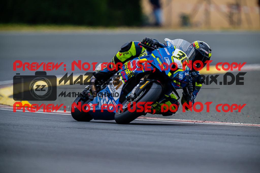 MaZZes_FotoMatrix_220723_7107 | PRO SUPERSTOCK