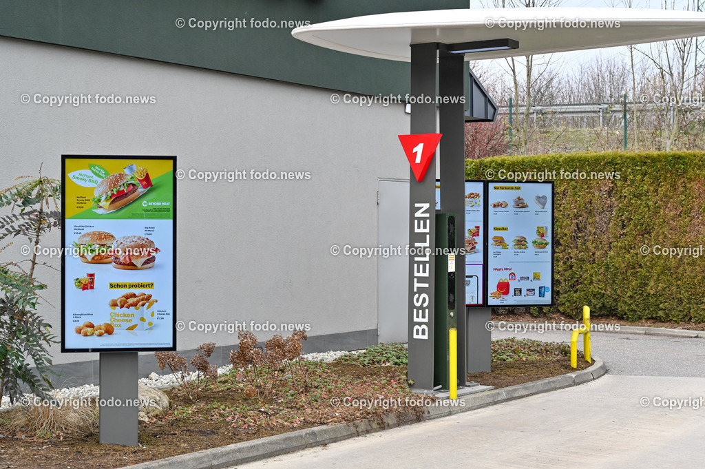 Haag am Hausruck_ McDonalds_ 23.02.2023-7 | 23.02.2023,Haag am Hausruck, AUT, McDonalds im Bild McDonalds, Restaurant, Fast Food, Drive In, Drohne