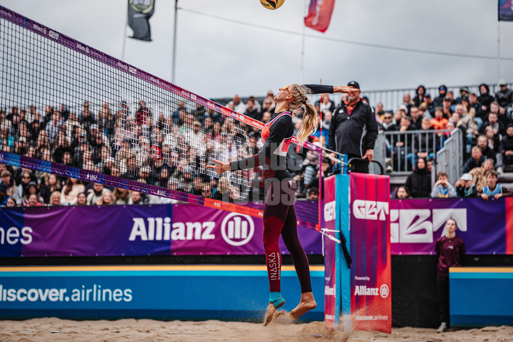 Beachvolleyball | Frauen | Allianz German Beach Tour 2026 | Tourstop Düsseldorf | 17.05.2026 | Nele Barber beim Angriff