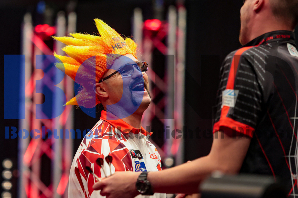 PDC European Darts Open 2024 | {headline}(Foto: Sebastian Sendlak / BOND) - Realisiert mit Pictrs.com