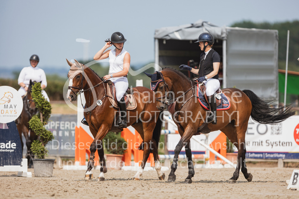 240627_LüPfSpTa_SprPf-L-145 | Deine schönsten Turniermomente als professionelle Fotos! Entdecke hochwertige Pferdesport-Fotografie im Online-Shop. Jetzt Fotos finden & bestellen!