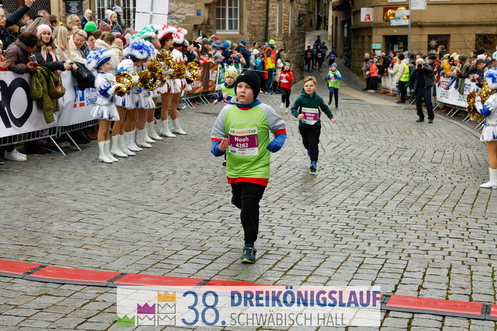 400m AOK Junior Cup | 3 Koenigslauf 2024 400m AOK Junior Cup - Realisiert mit Pictrs.com