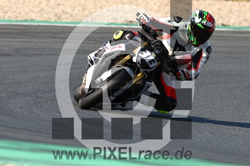 0313-20240721_04287 | Schöne Erinnerungen an spannende Momente - das festzuhalten ist unser Job. PIXELrace.de ist seit 2003 auf den Rennstrecken Europas unterwegs um die Action draußen beim Fahren und die wunderbare Stimmung imm Fahrerlager für euch einzufangen.