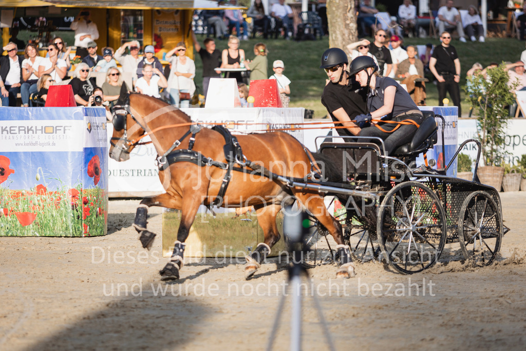 250711_BHO_Showabend-828 | Deine schönsten Turniermomente als professionelle Fotos! Entdecke hochwertige Pferdesport-Fotografie im Online-Shop. Jetzt Fotos finden & bestellen!