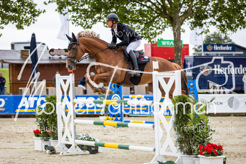 BHO-2PhSpr-M-253 | MomenTaufnahmen Pferdesportfotos