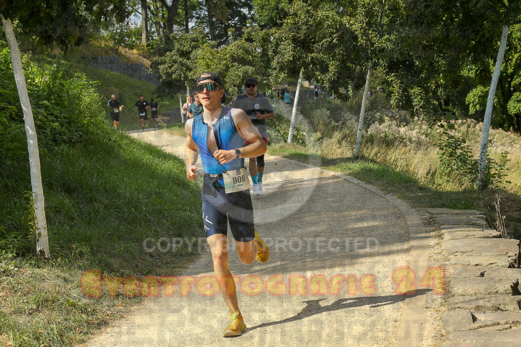 250824_1451_EX1_7813 | Sportfotografie im Rhein-Sieg Kreis, Köln, Bonn, NRW, Rheinland Pfalz, Hessen, etc. Unser Tätigkeitsfeld umfasst den Laufsport vom Volkslauf über den Marathon, Duathlon, Triathon bis zum Ultralauf wie Kölnpfad Ultra oder Schindertrail.
