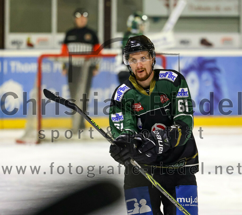 2023-02-10_090_TSV_Erding_gegen_ERSC_Amberg | Erding, Deutschland, 10.02.2023:
Eishockey, Bayernliga Meisterrunde Gruppe B 2022 / 2023, 3. Spieltag, TSV Erding gegen ERSC Amberg, Endergebnis: 6:3

Roni Rukajärvi (Erding Gladiators, #61)

Foto: Christian Riedel / fotografie-riedel.net