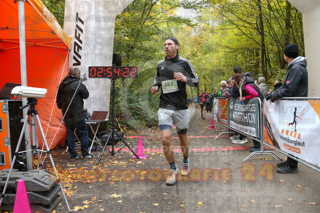 251026_1256_EX1_1949 | Sportfotografie im Rhein-Sieg Kreis, Köln, Bonn, NRW, Rheinland Pfalz, Hessen, etc. Unser Tätigkeitsfeld umfasst den Laufsport vom Volkslauf über den Marathon, Duathlon, Triathon bis zum Ultralauf wie Kölnpfad Ultra oder Schindertrail.