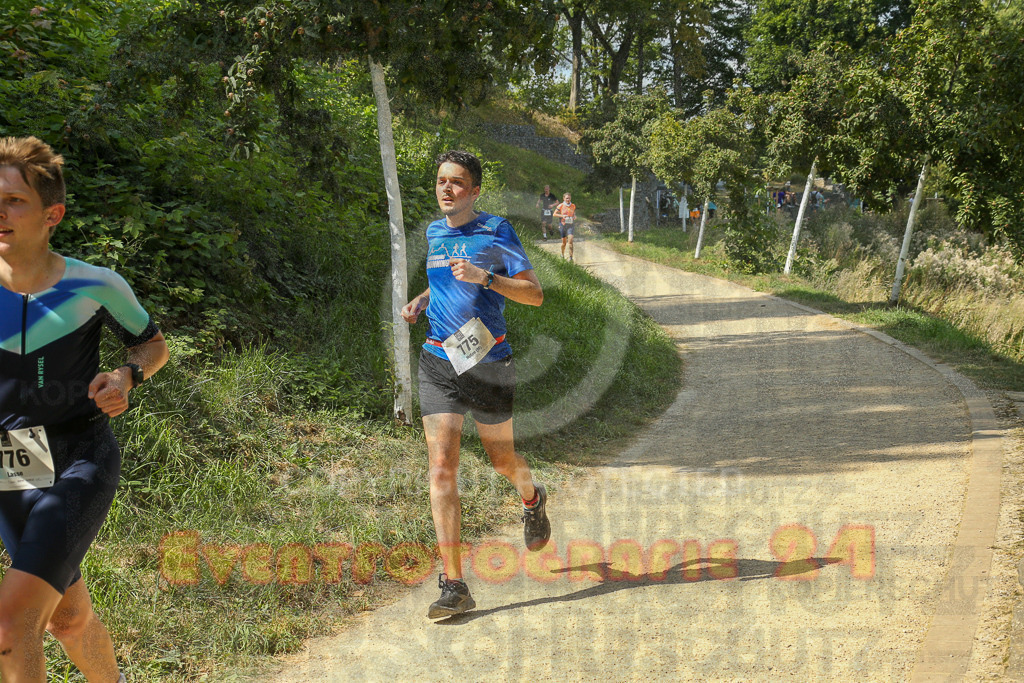 250824_1450_EX1_7764 | Sportfotografie im Rhein-Sieg Kreis, Köln, Bonn, NRW, Rheinland Pfalz, Hessen, etc. Unser Tätigkeitsfeld umfasst den Laufsport vom Volkslauf über den Marathon, Duathlon, Triathon bis zum Ultralauf wie Kölnpfad Ultra oder Schindertrail.