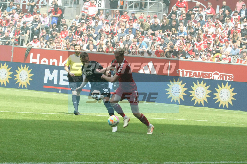 Fortuna Düsseldorf - Hannover 96 | Cedric Teuchert beim Torschuss gegen Christoph Klarer - © Sportfoto-Sale (MK) - Realisiert mit Pictrs.com