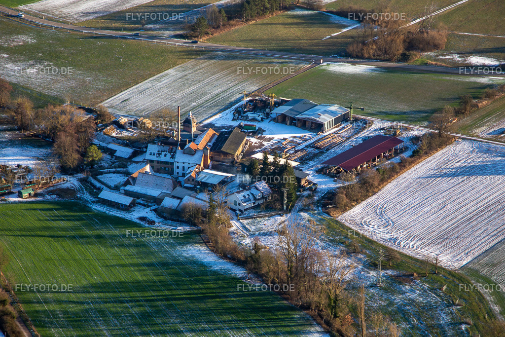 Holzwerk ORTH in der Schaidter Mühle im Winter bei Schnee | Luftbild: Holzwerk ORTH in der Schaidter Mühle im Winter bei Schnee im Ortsteil Schaidt in Wörth im Bundesland Rheinland-Pfalz in Deutschland. Foto: IMG_139761.jpg vom 16.01.2024 durch ©2025 Werner Riehm fly-foto.de/copyright - Realisiert mit Pictrs.com