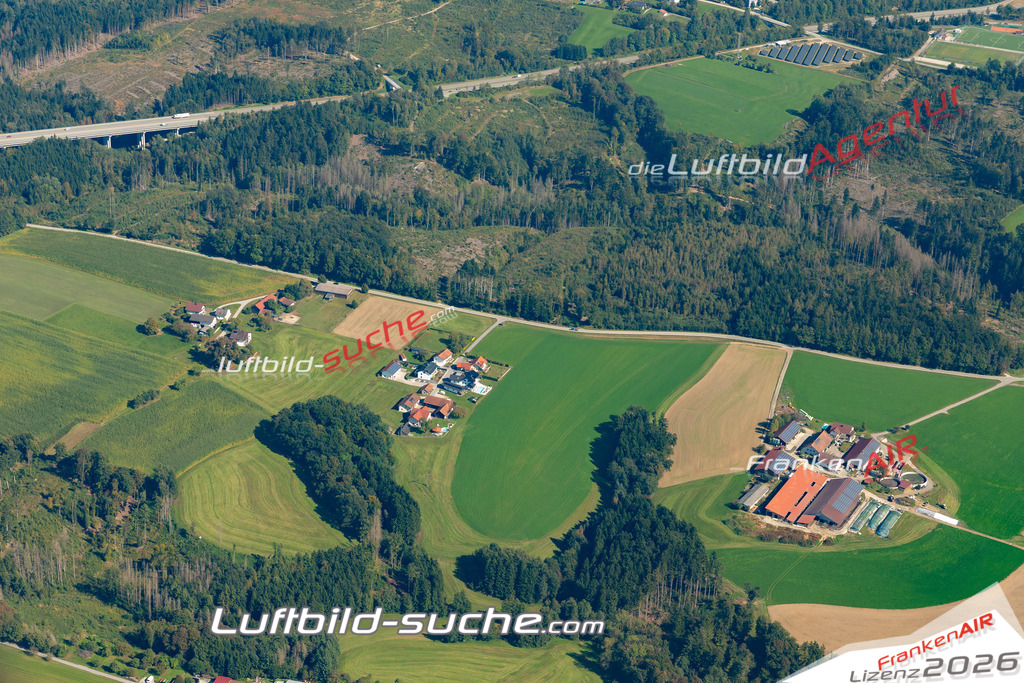 Aktuelles Luftbild von Irring Tiefenbach Kauf mit Lizenz / Bildrechten möglich- Die Luftaufnahme wurde 2021 mittels UL-Flugzeug erstellt ( keine Drohne ) - hochauflösende Kamera-Systeme von  Canon -Beste Qualität - Für grossformatige Ausdrucke geeignet. Die Geschenkidee !