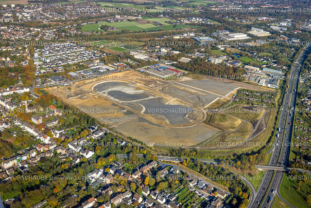 Recklinghausen241017079SER | Luftbild der ehemaligen Trabrennbahn Recklinghausen, an der Autobahn A2, mit nördlicher Tangente der Blitzkuhlenstraße, König-Ludwig, Recklinghausen, Ruhrgebiet, Nordrhein-Westfalen, Deutschland
