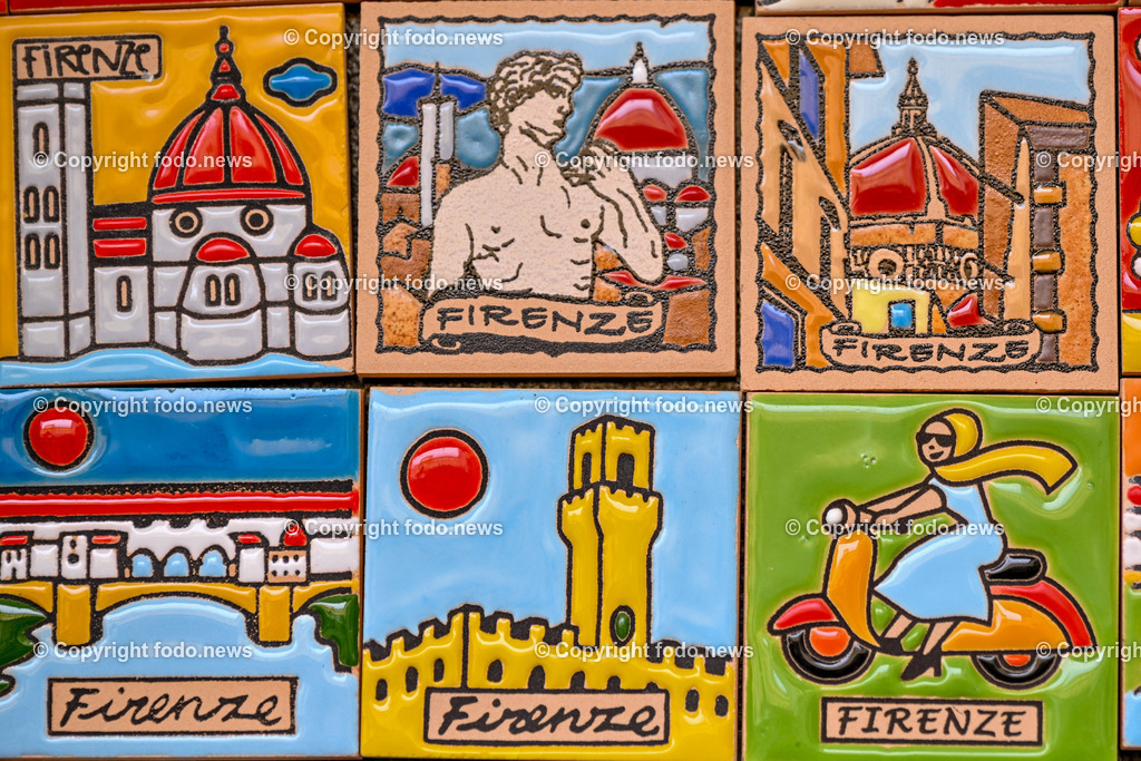 Italien_ Toscana_ Florenz_ 30.05.2024-60 | 30.05.2024, Italien, ITA, Toskana, Florenz im Bild Stadtansichten, Gebäude, Architektur, Touristen, Historisch, Souvenir, Altstadt, Museum, Statuen, Skulpturen, Piazza della Signoria, Statue David, Palazzo Vecchio, Neptunbrunnen, Piazza della Repubblica, Ponte Vecchio, Brücke, Uffizien, Kathedrale Santa Maria del Fiore, Arno, Fluß


Florenz, Firenze, ist eine italienische Großstadt. Nach Einwohnern ist sie die achtgrößte Stadt Italiens. Florenz ist die Hauptstadt sowie größte Stadt der Region Toskana und der Metropolitanstadt Florenz, in der etwa eine Million Menschen leben. Florenz ist für seine Geschichte berühmt. Leonardo da Vinci verbrachte große Teile seiner Jugend in Florenz, Michelangelo fand Unterschlupf in der Kirche der Medici, Galileo Galilei wohnte als Hofmathematiker in den Palästen der Medici. Von 1865 bis 1871 war die Stadt die Hauptstadt des neu gegründeten Königreichs Italien. Das historische Zentrum von Florenz zieht Jahr für Jahr Millionen von Touristen an. Die historische Innenstadt wurde von der UNESCO im Jahre 1982 zum Weltkulturerbe erklärt. 
Quelle: Wikipedia
