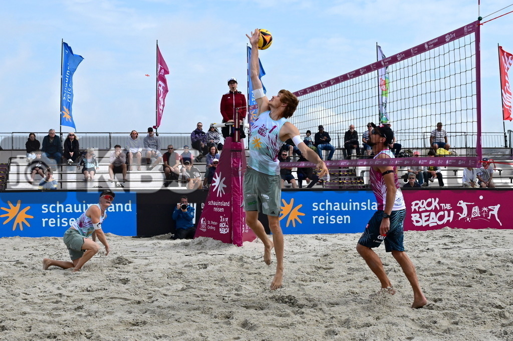 KBS Picture_Rock-The-Beach_Beachvollyball_072 | v.l. Wolf Georg (Eintracht Spontent)  , Wolf Peter (TuSA 06 Duesseldorf) , Erdmann Jonathan (1. Beachclub Kiel) ,Rock the Beach - die Nationale Beach-Vollyball Serie mit Festival-Charakter auf der Sandbank Strand in Ording vom 04.07. - 06.07.2025 , Qualifikation zur Deutschen Meisterschaft , - Realisiert mit Pictrs.com