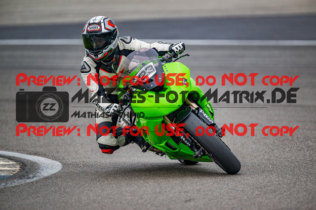 MaZZes_FotoMatrix_240702_6007705_7438 | GELB