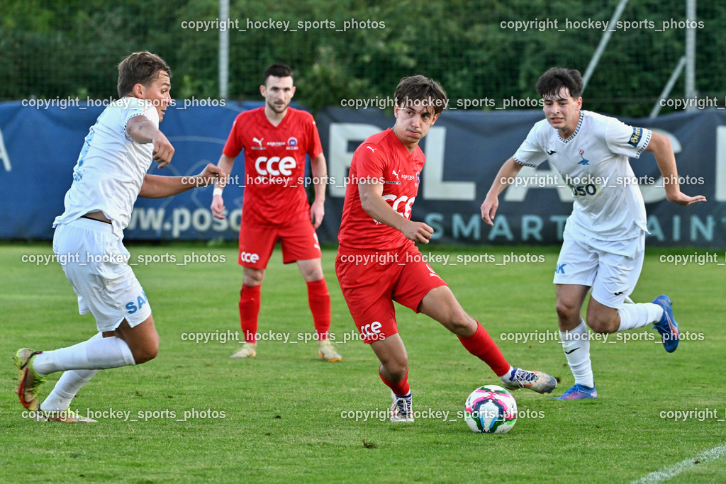 SAK vs. SC St. Veit | #9 Luka Gajic SAK, #6 Julian Hufnagl SC St. Veit, #8 Jakob Sturm SAK, SAK vs. SC St. Veit, SAK vs. SC St. Veit am 19.09.2025 in Klagenfurt (Sportpark Welzenegg), Austria, (Photo by Bernd Stefan)