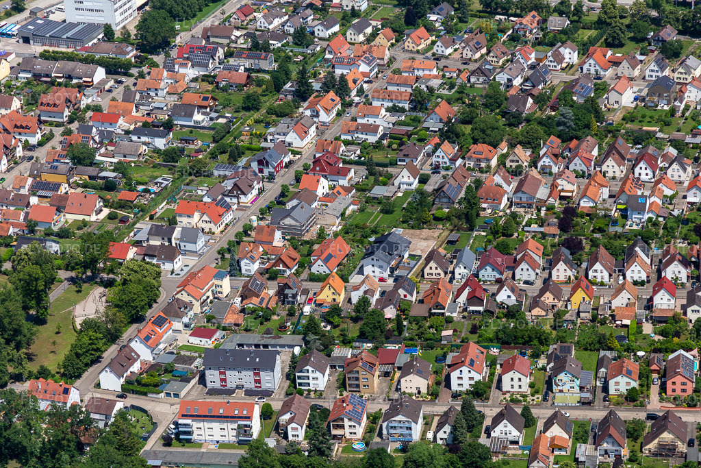 Luftbild: Siedlung in Kandel im Bundesland Rheinland-Pfalz in Deutschland. Foto: IMG_127274.jpg vom 26.06.2021 durch Werner Riehm/FLY-FOTO.de