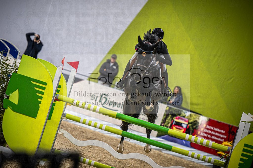 DOS_1366 | Entdecke hochwertige Reitturnierfotos von Foto Oger. Professionell, emotional und authentisch – jetzt Lieblingsmomente im Shop bestellen.Deutschlandweite Turnierfotografie. - Realisiert mit Pictrs.com