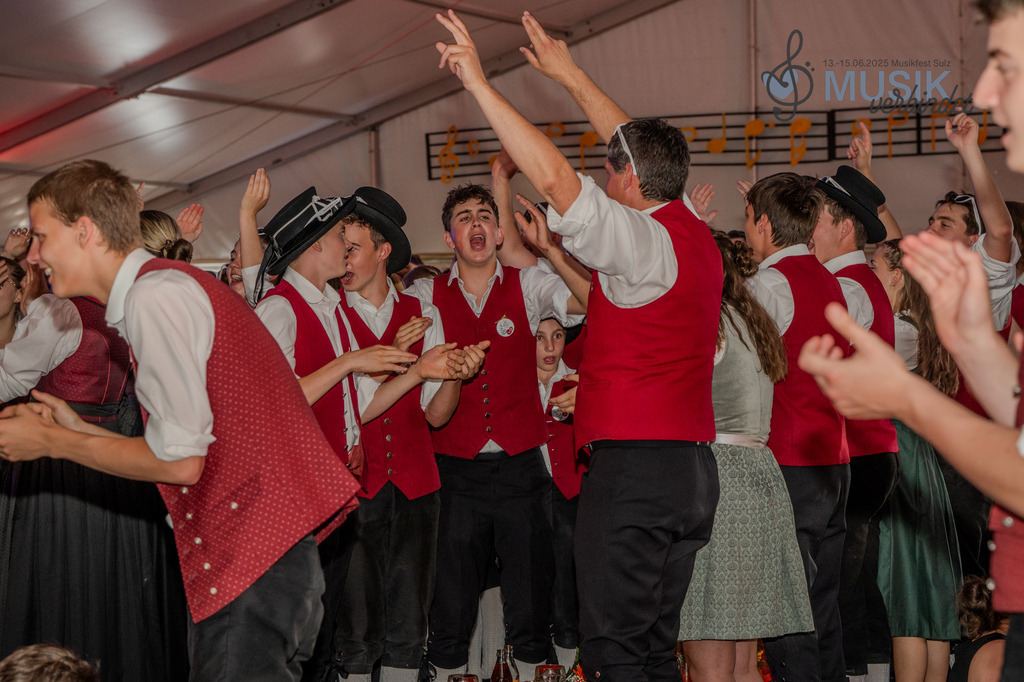 DSC_6296 | "Fussifoto.com – Ihr Ansprechpartner für hochwertige Fotografie! Entdecken Sie kreative Bilder und professionelle Dienstleistungen. Kontaktieren Sie uns für Ihre Projekte!"