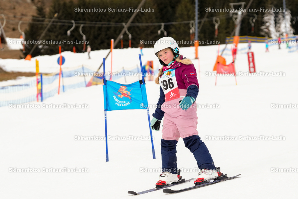 SRF_02.01.2026_0239 | Skirennfotos,Serfaus,Fiss,Ladis,Kinderskirennen,Winter,Tirol,Oberland,skirace,SFL,feelfree,weil wir's genießen,ski,Ski,skifahren,Sonnenplateau, - Realisiert mit Pictrs.com