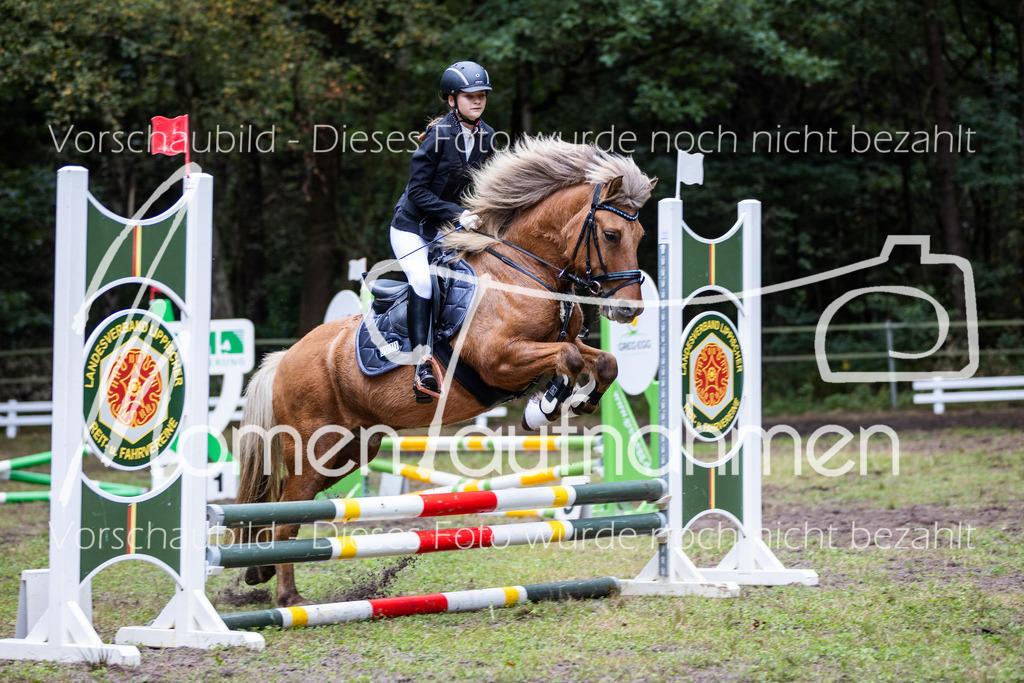 HB-Springreiter-043 | MomenTaufnahmen Pferdesportfotos