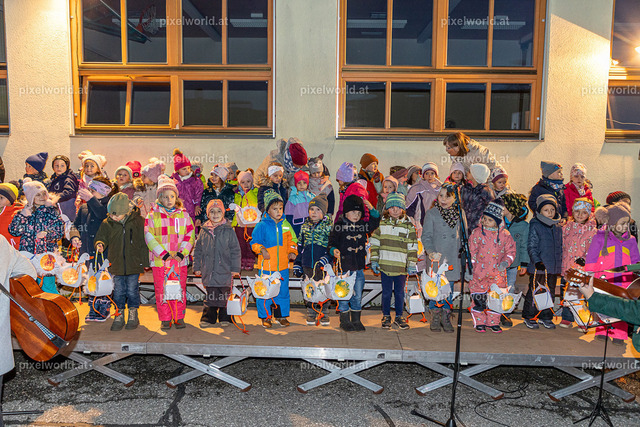 Laternenfest in St. Martin | Bildershop von pixelworld.at - Realisiert mit Pictrs.com